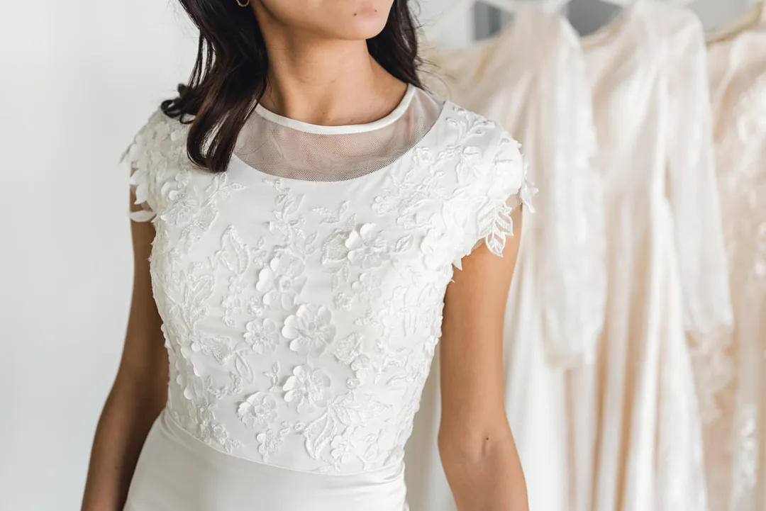 Modest wedding dresses - Isla